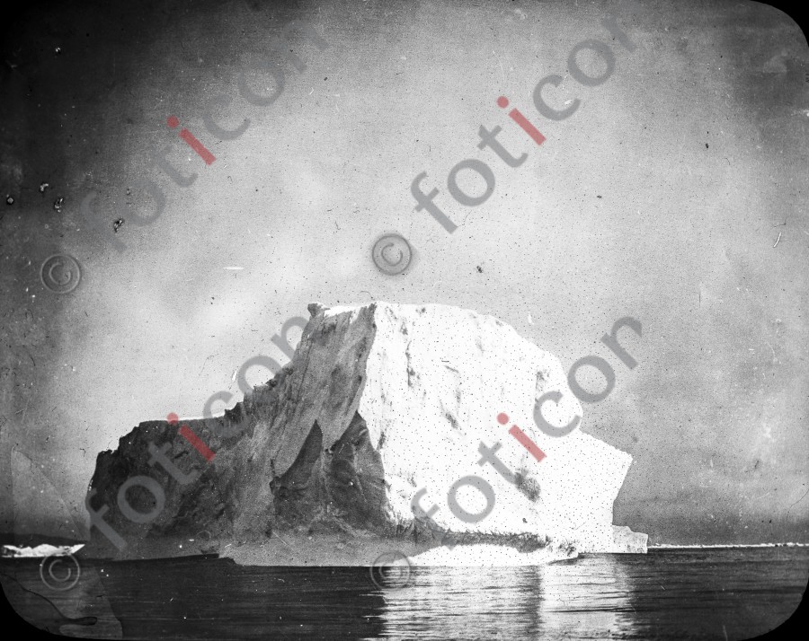 Eisberg | Iceberg - Foto simon-titanic-196-026-sw.jpg | foticon.de - Bilddatenbank für Motive aus Geschichte und Kultur